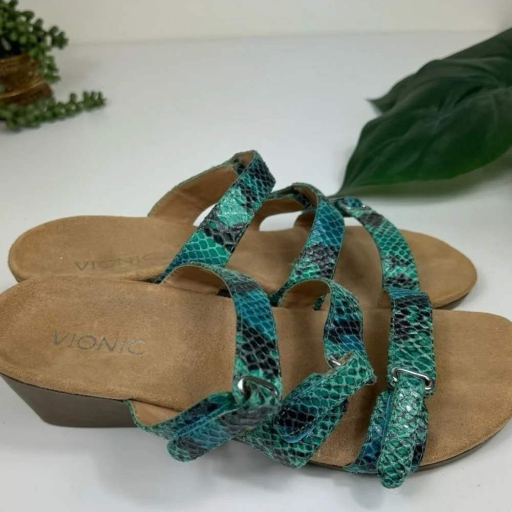 Vionic Dwyn Teal‎ Snake Print Sandals MB
